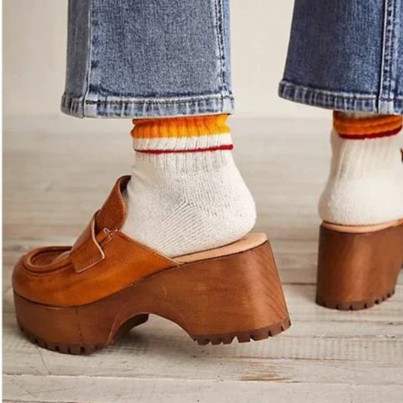 FREE PEOPLE Made In Spain Leather Corbin Loafer Clogs Mule in Taupe NIB - Picture 1 of 4